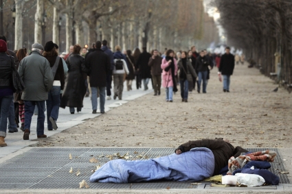 PARIS-FEATURE-HOMELESS